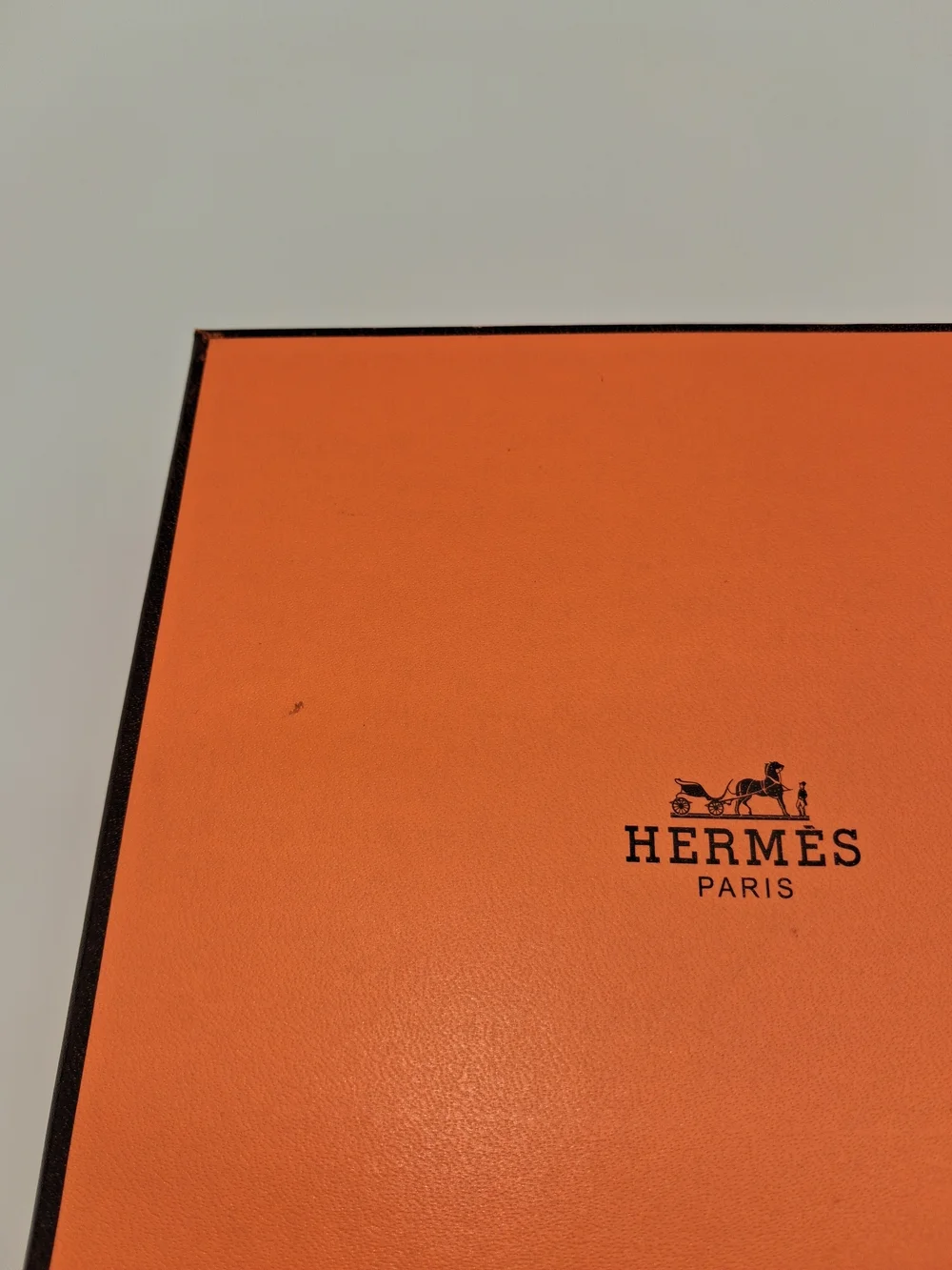 HERMÈS Paris Orange Gift Box 7.5